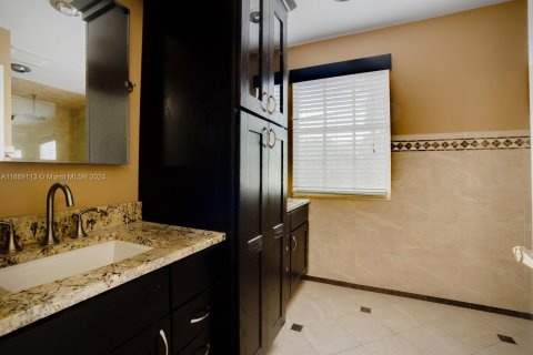 Townhouse in Cooper City, Florida 3 bedrooms, 154.78 sq.m. № 1385989 - photo 12