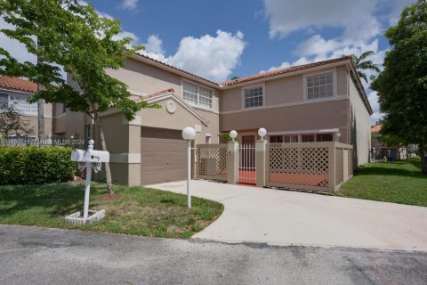 Touwnhouse à vendre à Cooper City, Floride: 3 chambres, 154.78 m2 № 1385989 - photo 1