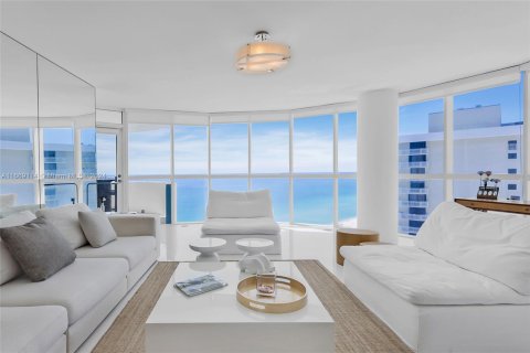 Condo in Miami Beach, Florida, 3 bedrooms  № 1385990 - photo 10