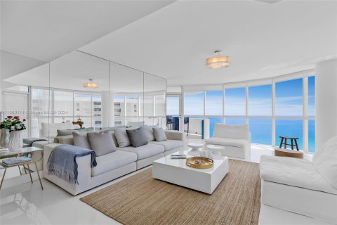 Condo in Miami Beach, Florida, 3 bedrooms  № 1385990 - photo 8