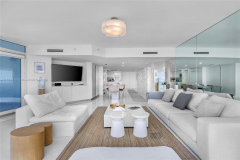 Condo in Miami Beach, Florida, 3 bedrooms  № 1385990 - photo 16