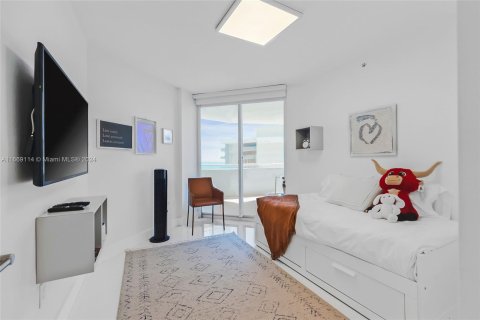 Condo in Miami Beach, Florida, 3 bedrooms  № 1385990 - photo 24