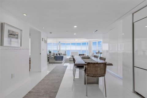 Condo in Miami Beach, Florida, 3 bedrooms  № 1385990 - photo 4