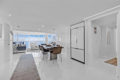 Condo in Miami Beach, Florida, 3 bedrooms  № 1385990 - photo 3