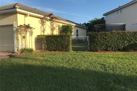 House in Coral Springs, Florida 4 bedrooms, 195.65 sq.m. № 1386035 - photo 5