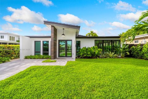 Villa ou maison à vendre à Miami Beach, Floride: 4 chambres, 257.34 m2 № 1385942 - photo 2