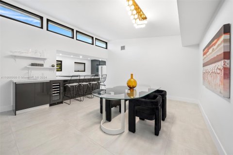 Casa en venta en Miami Beach, Florida, 4 dormitorios, 257.34 m2 № 1385942 - foto 18