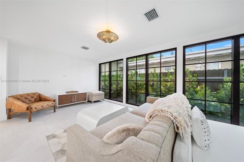 Casa en venta en Miami Beach, Florida, 4 dormitorios, 257.34 m2 № 1385942 - foto 14