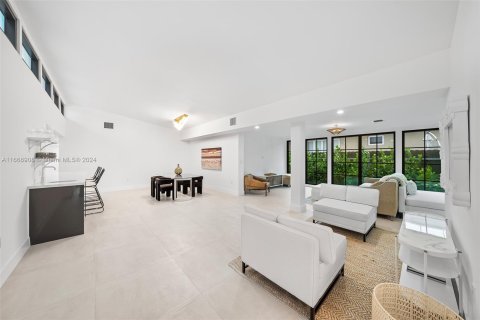 Casa en venta en Miami Beach, Florida, 4 dormitorios, 257.34 m2 № 1385942 - foto 9