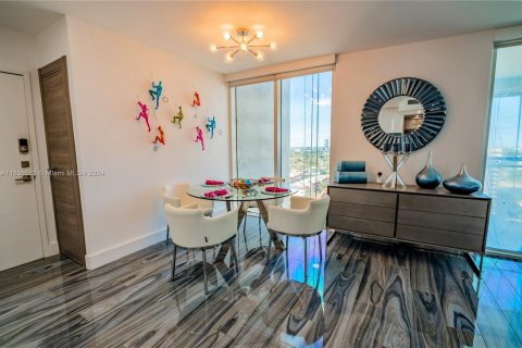 Condominio en venta en Hallandale Beach, Florida, 2 dormitorios, 121.89 m2 № 1019379 - foto 8