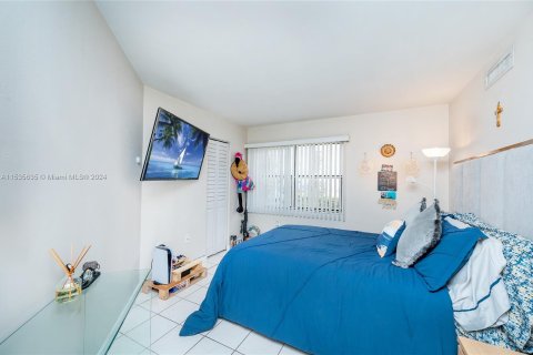 Купить таунхаус в Майами, Флорида 2 спальни, 74.32м2, № 1019382 - фото 16
