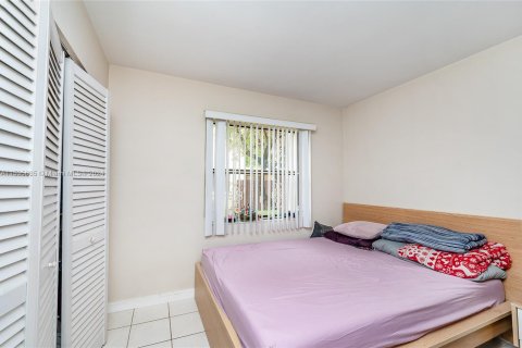 Townhouse in Miami, Florida 2 bedrooms, 74.32 sq.m. № 1019382 - photo 14