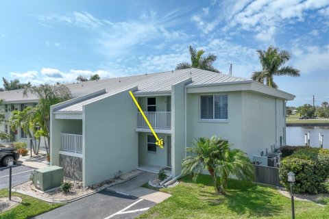 Condo in Punta Gorda, Florida, 2 bedrooms  № 1069857 - photo 1