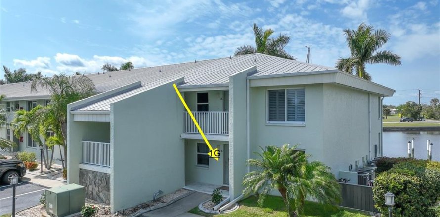 Condominio en Punta Gorda, Florida, 2 dormitorios  № 1069857