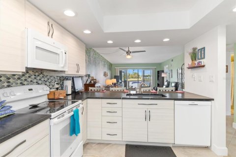 Condo in Punta Gorda, Florida, 2 bedrooms  № 1069857 - photo 6