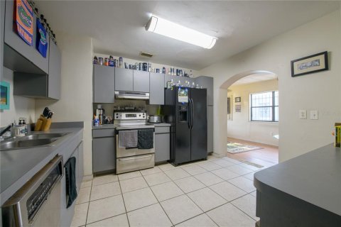 House in Tampa, Florida 3 bedrooms, 137.87 sq.m. № 1374535 - photo 9