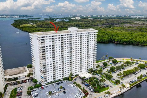 Condo in Sunny Isles Beach, Florida, 1 bedroom  № 1070422 - photo 7