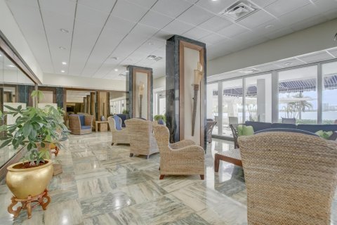 Condo in Sunny Isles Beach, Florida, 1 bedroom  № 1070422 - photo 14