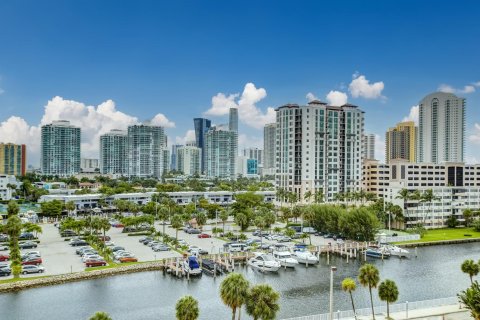 Condo in Sunny Isles Beach, Florida, 1 bedroom  № 1070422 - photo 24