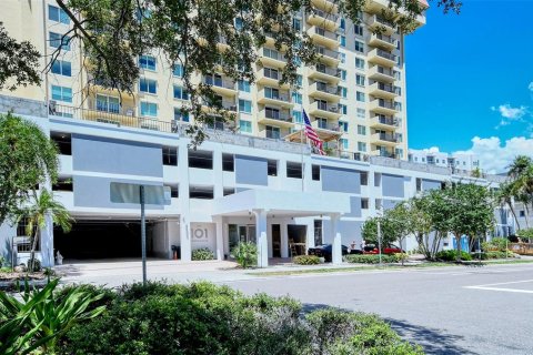 Condominio en venta en Sarasota, Florida, 1 dormitorio, 89.65 m2 № 1052267 - foto 1