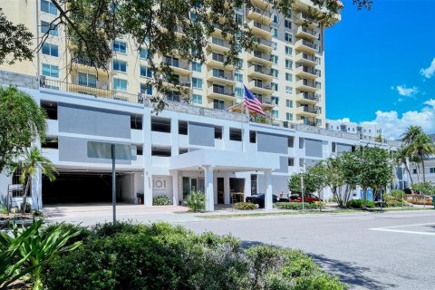 Condominio en venta en Sarasota, Florida, 1 dormitorio, 89.65 m2 № 1052267 - foto 2