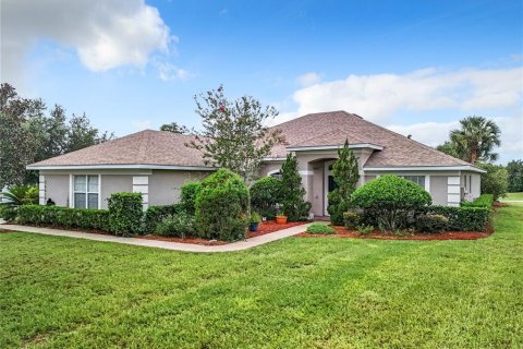 Casa en venta en Eustis, Florida, 4 dormitorios, 236.44 m2 № 1343759 - foto 1