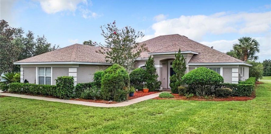 Casa en Eustis, Florida 4 dormitorios, 236.44 m2 № 1343759