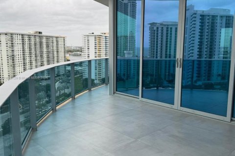 Condo in Sunny Isles Beach, Florida, 3 bedrooms  № 1406238 - photo 23