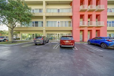 Immobilier commercial à vendre à Hialeah, Floride № 1099656 - photo 18