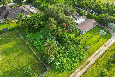 Terreno en venta en Miami, Florida № 1048033 - foto 7