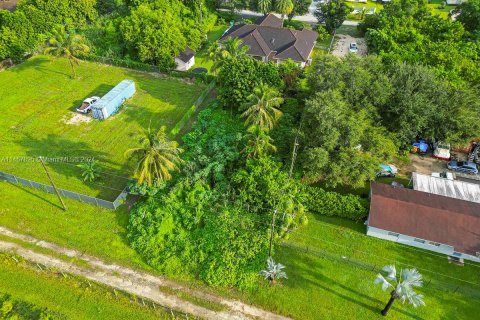 Terreno en venta en Miami, Florida № 1048033 - foto 3