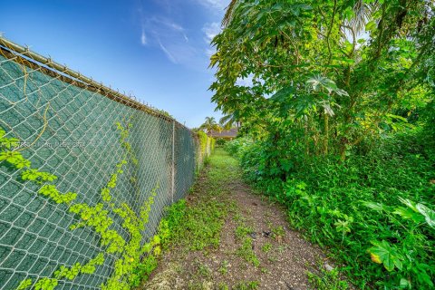 Terreno en venta en Miami, Florida № 1048033 - foto 6