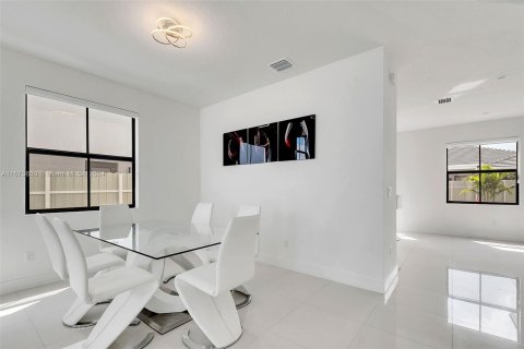 Villa ou maison à vendre à Miami, Floride: 5 chambres, 264.03 m2 № 1397362 - photo 22