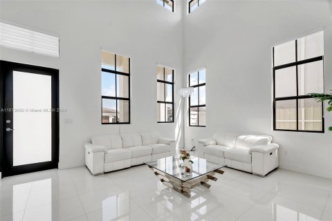 Casa en venta en Miami, Florida, 5 dormitorios, 264.03 m2 № 1397362 - foto 21