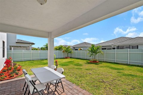 Casa en venta en Miami, Florida, 5 dormitorios, 264.03 m2 № 1397362 - foto 17