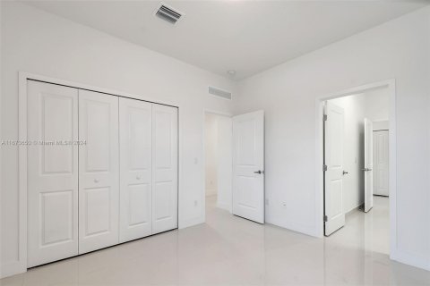 Villa ou maison à vendre à Miami, Floride: 5 chambres, 264.03 m2 № 1397362 - photo 11