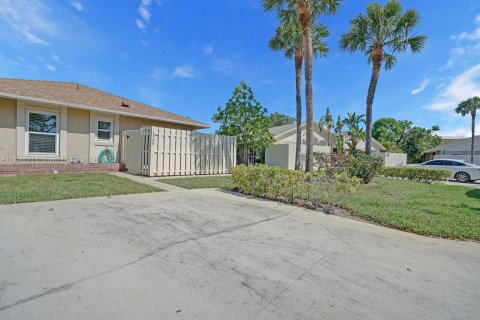 Villa ou maison à vendre à Boynton Beach, Floride: 2 chambres, 113.15 m2 № 1397365 - photo 3