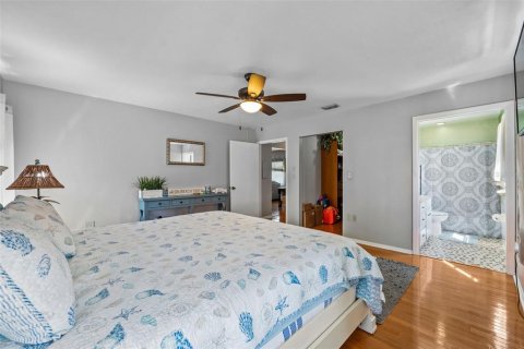 Купить коммерческую недвижимость в Мадейра - Бич, Флорида 250.84м2, № 1038996 - фото 11