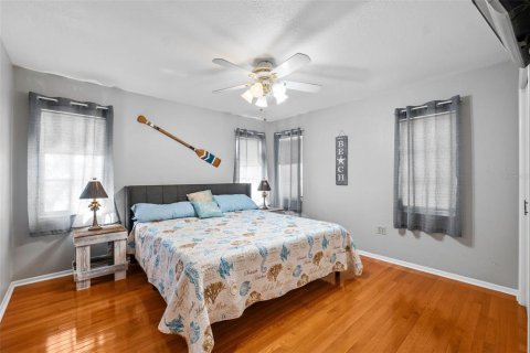 Купить коммерческую недвижимость в Мадейра - Бич, Флорида 250.84м2, № 1038996 - фото 14
