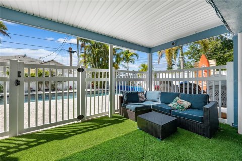 Immobilier commercial à vendre à Madeira Beach, Floride: 250.84 m2 № 1038996 - photo 22