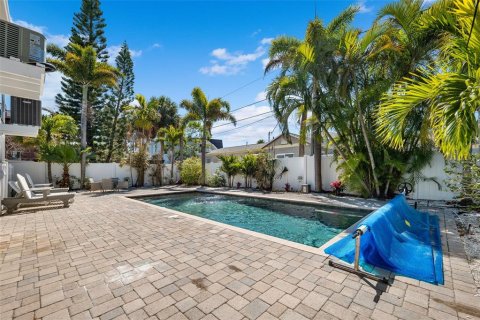 Immobilier commercial à vendre à Madeira Beach, Floride: 250.84 m2 № 1038996 - photo 23