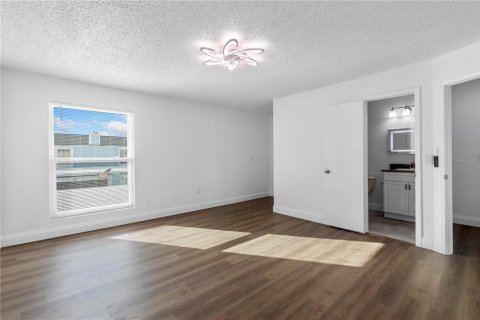 Condo in Tampa, Florida, 2 bedrooms  № 1425555 - photo 27