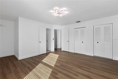 Condo in Tampa, Florida, 2 bedrooms  № 1425555 - photo 26