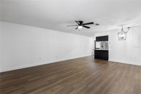 Condo in Tampa, Florida, 2 bedrooms  № 1425555 - photo 22