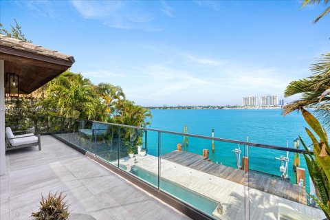 Casa en venta en Miami Beach, Florida, 8 dormitorios, 539.2 m2 № 1050851 - foto 22