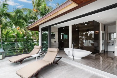 Casa en venta en Miami Beach, Florida, 8 dormitorios, 539.2 m2 № 1050851 - foto 16