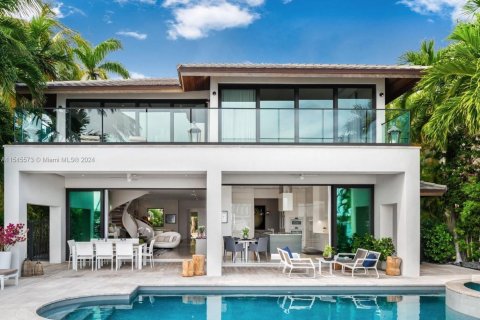 Casa en venta en Miami Beach, Florida, 8 dormitorios, 539.2 m2 № 1050851 - foto 21