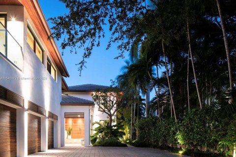 Villa ou maison à vendre à Miami Beach, Floride: 8 chambres, 539.2 m2 № 1050851 - photo 3