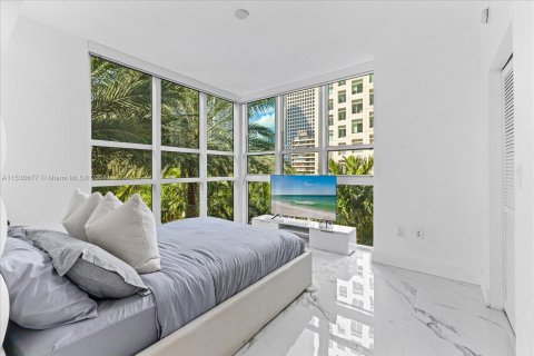 Condo in Miami, Florida, 1 bedroom  № 1019785 - photo 18