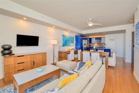 Condo in Fort Lauderdale, Florida, 1 bedroom  № 1017463 - photo 4